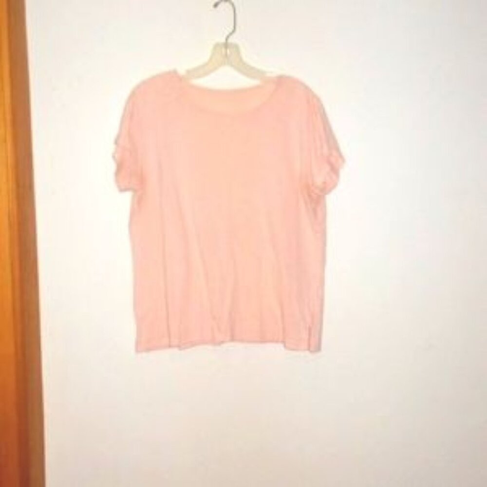 Avon Signature light pink tshirt in L